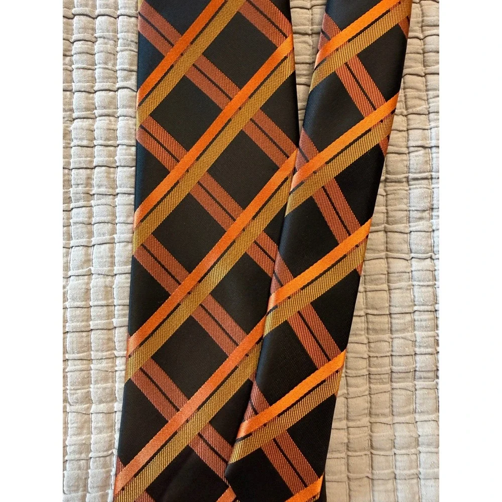 Barry.Wang Mens 100% Silk Plaid Necktie and Pocket Square Set Black Orange Gold
